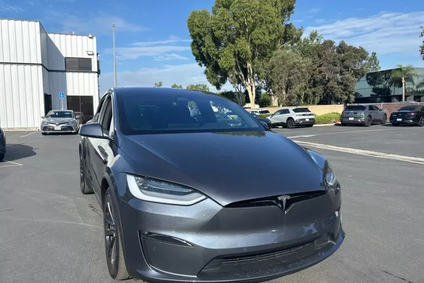 2022 Tesla Model X Plaid photo 1