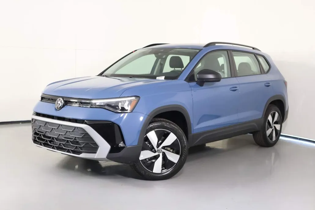 2025 Volkswagen Taos S photo 1