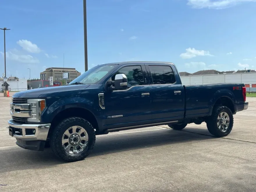 2017 Ford F-350 photo 1