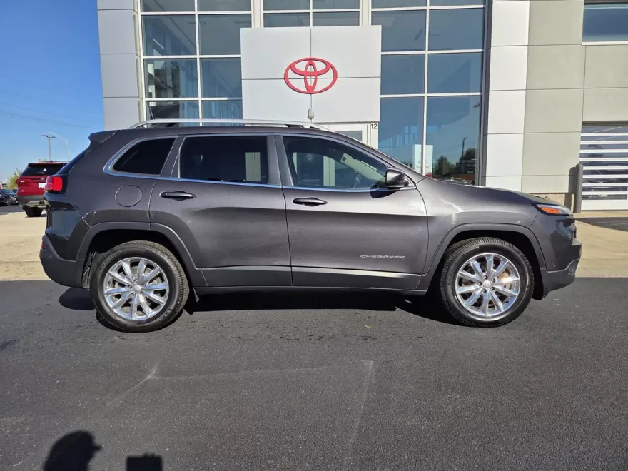 2017 Jeep Cherokee Limited photo 1