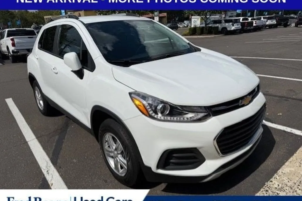 2022 Chevrolet Trax LT photo 1