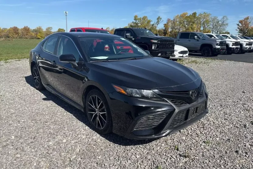 2023 Toyota Camry SE photo 1