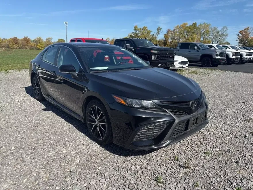 2023 Toyota Camry SE photo 1