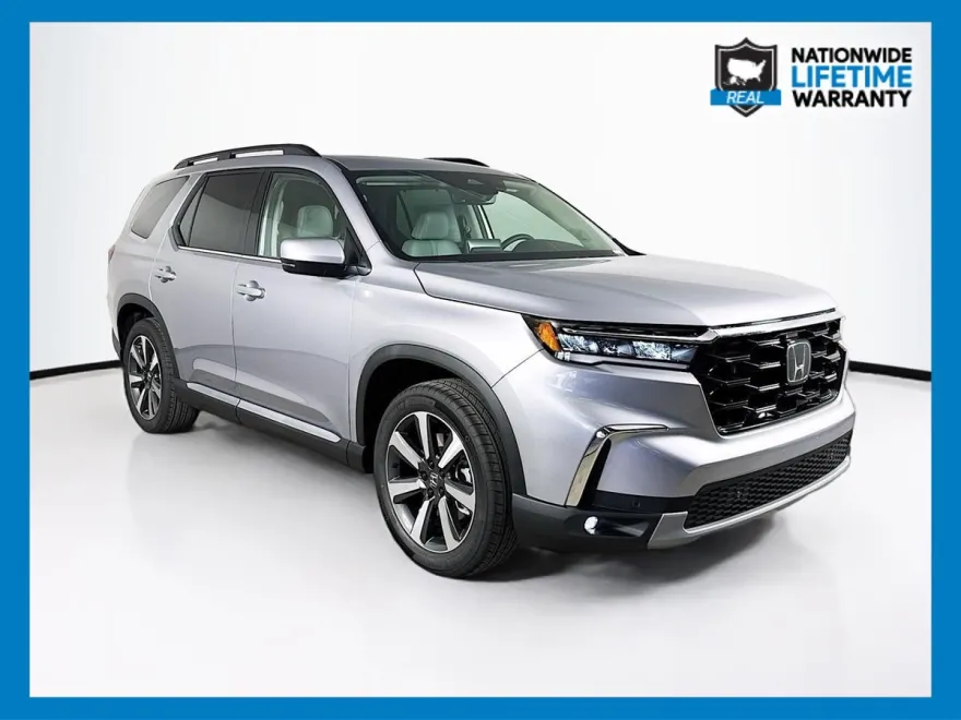 2025 Honda Pilot Touring photo 1