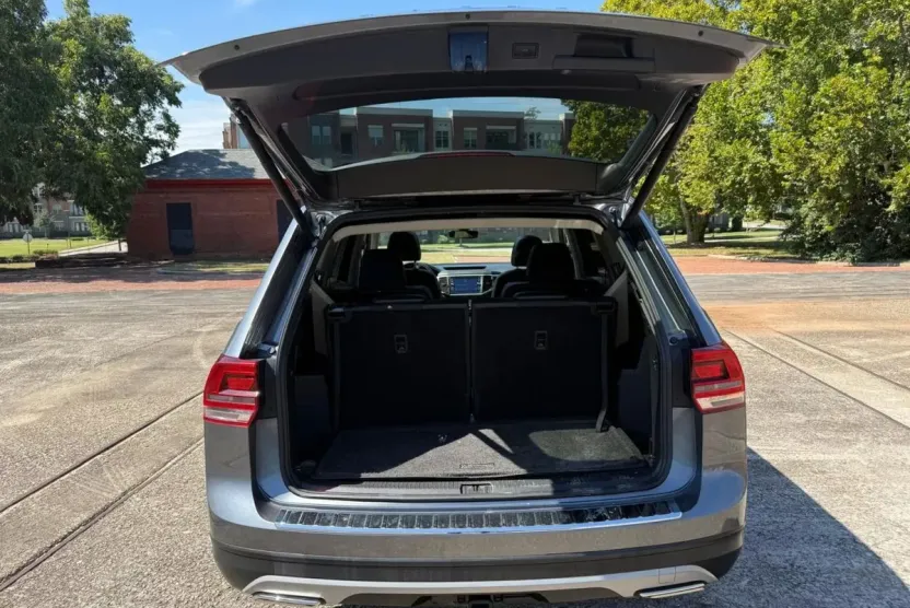 2019 Volkswagen Atlas SE Technology photo 1