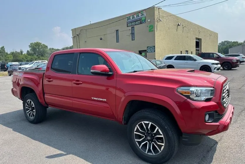 2023 Toyota Tacoma TRD Sport photo 1
