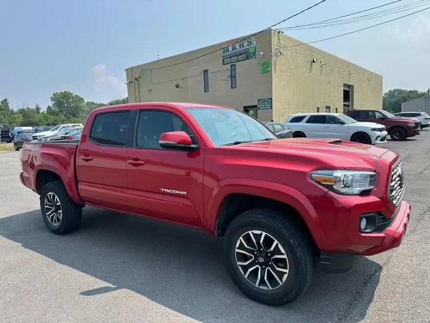 2023 Toyota Tacoma TRD Sport photo 1