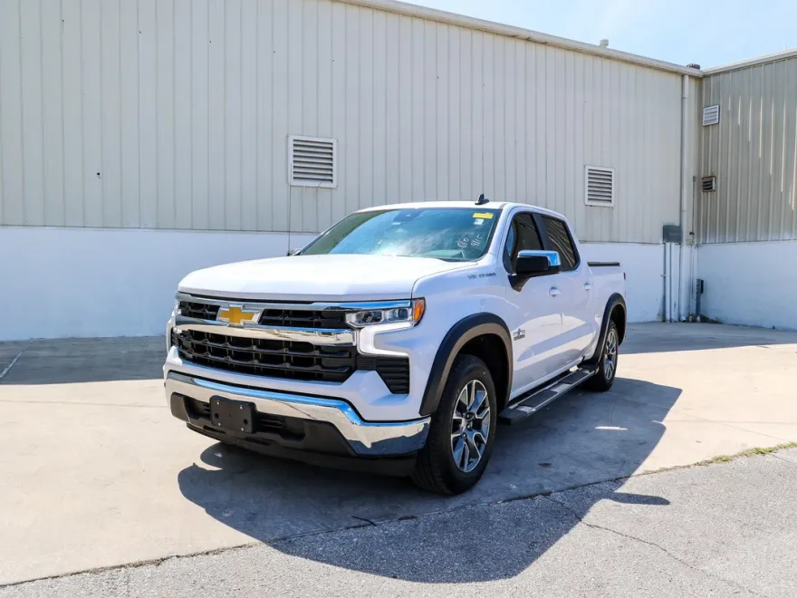 2024 Chevrolet Silverado 1500 LT photo 1