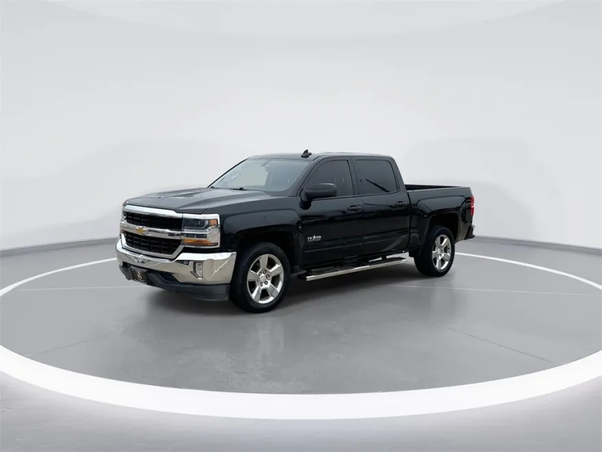 2017 Chevrolet Silverado 1500 LT photo 1