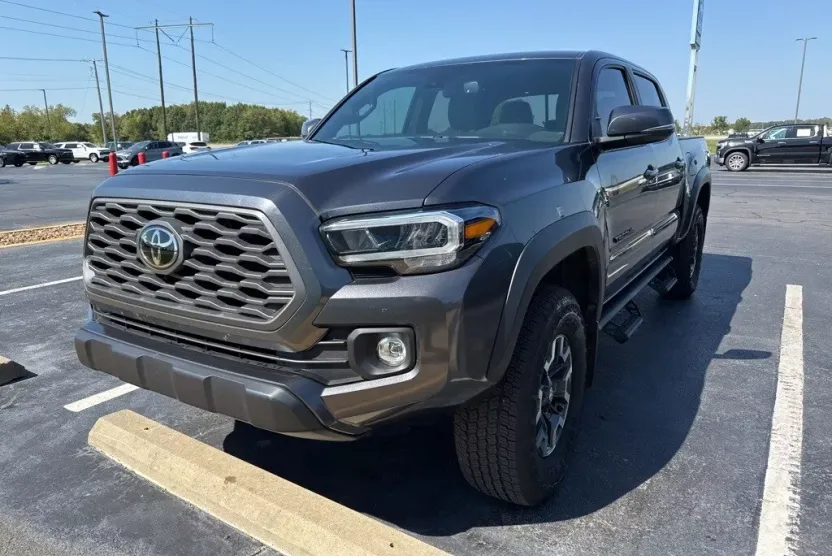 2021 Toyota Tacoma SR photo 1