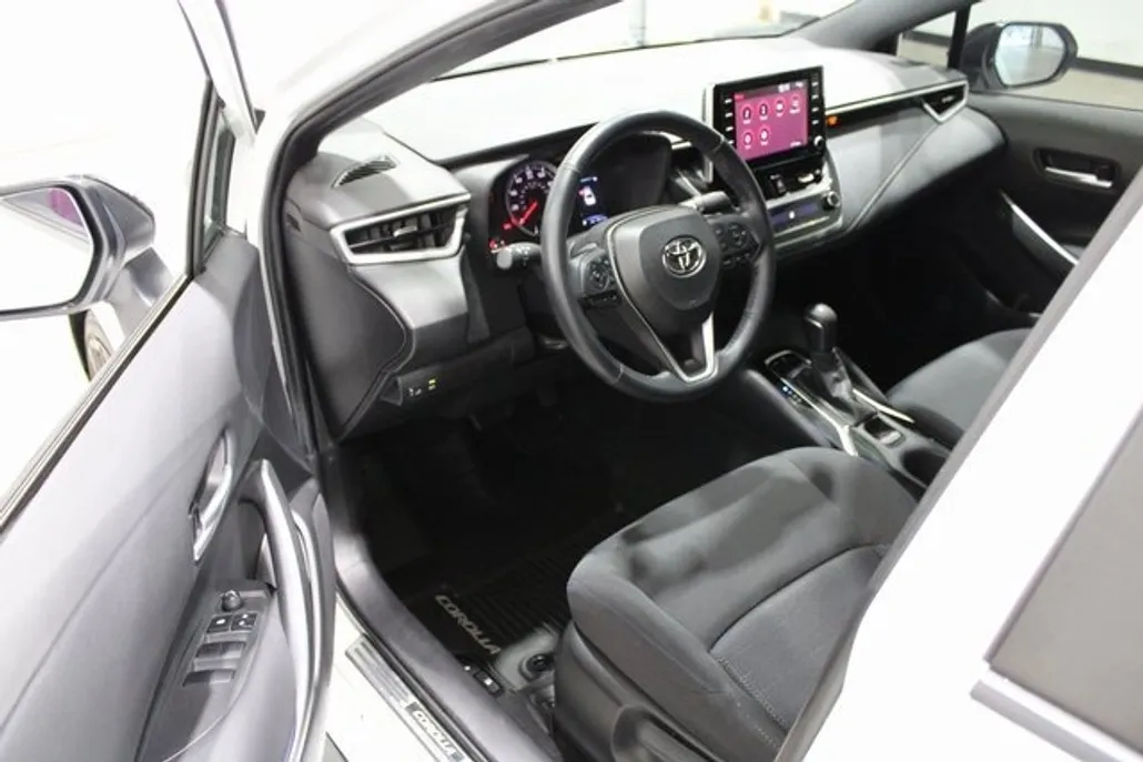 2021 Toyota Corolla SE photo 1