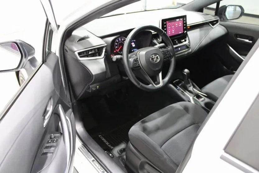 2021 Toyota Corolla SE photo 1
