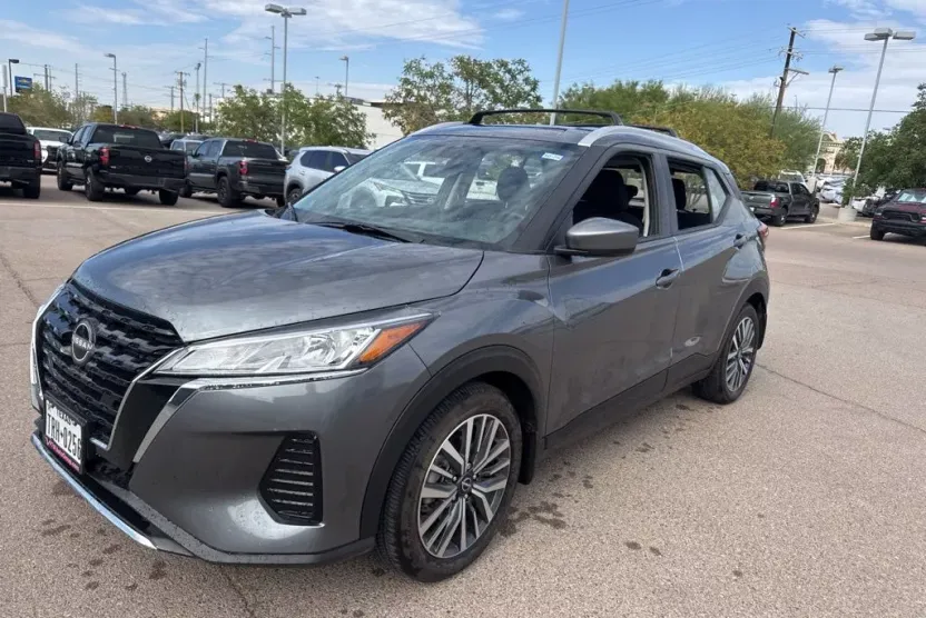 2024 Nissan Kicks SV photo 1