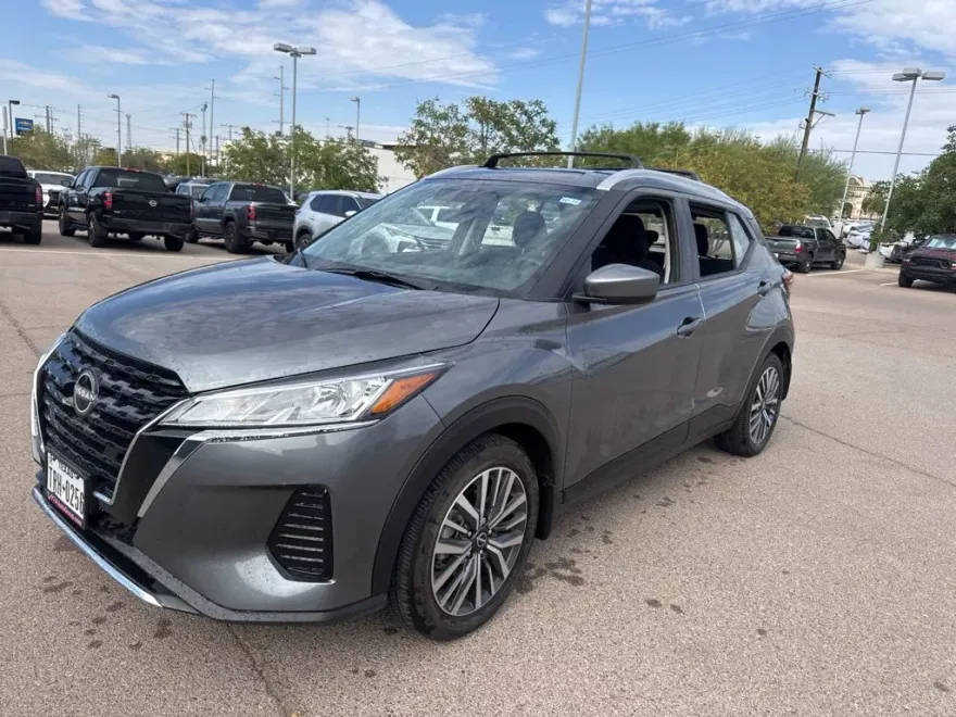 2024 Nissan Kicks SV photo 1