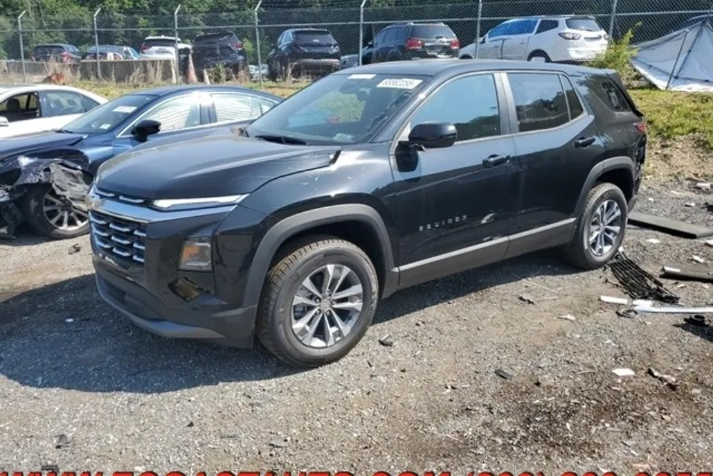 2025 Chevrolet Equinox LT photo 1