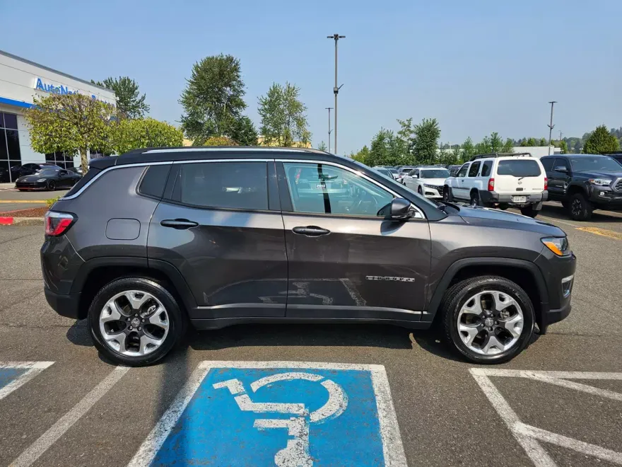 2018 Jeep Compass Limited photo 1