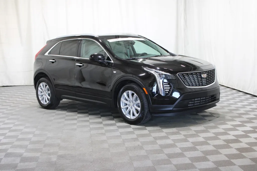 2022 Cadillac XT4 Luxury photo 1