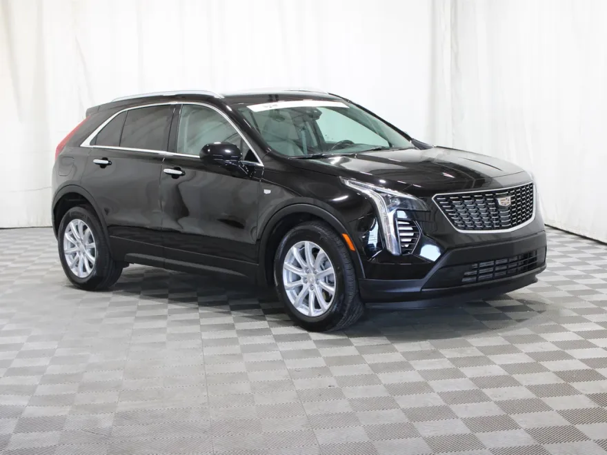 2022 Cadillac XT4 Luxury photo 1