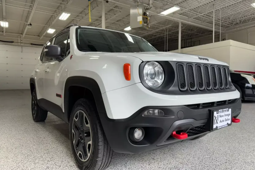 2017 Jeep Renegade Trailhawk Sport photo 1