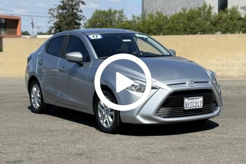 2017 Toyota Yaris iA Base photo 1