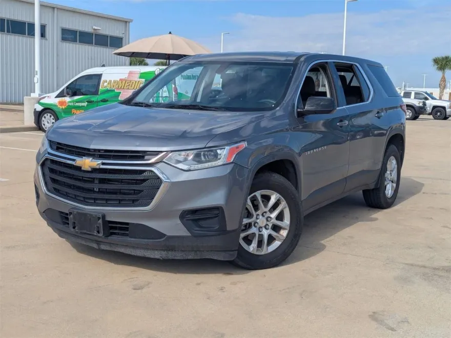 2019 Chevrolet Traverse LS photo 1
