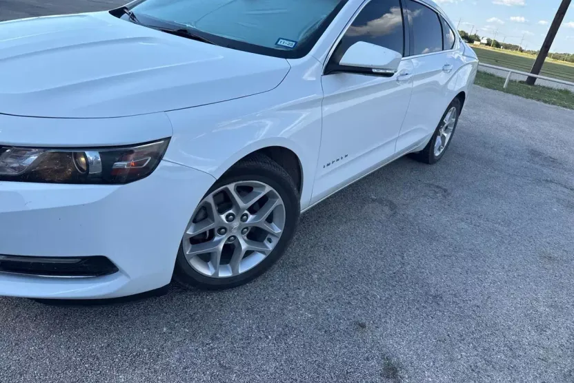 2019 Chevrolet Impala 1LT photo 1