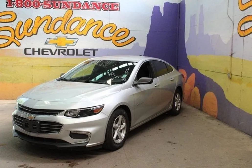 2017 Chevrolet Malibu LS photo 1