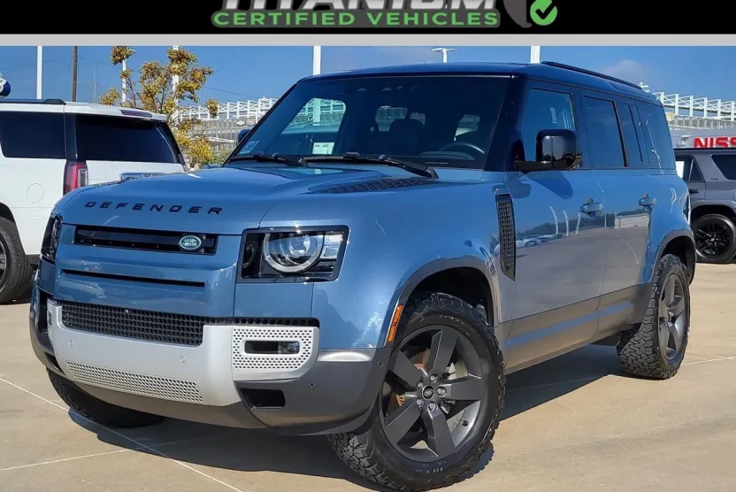 2023 Land Rover Defender 110 S photo 1
