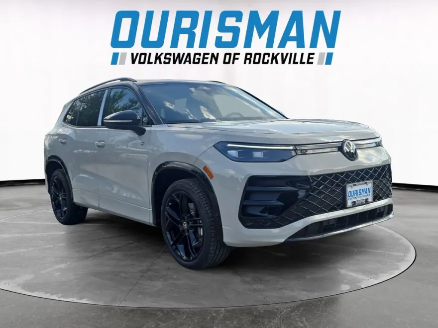 2025 Volkswagen Tiguan SE R-Line Black photo 1