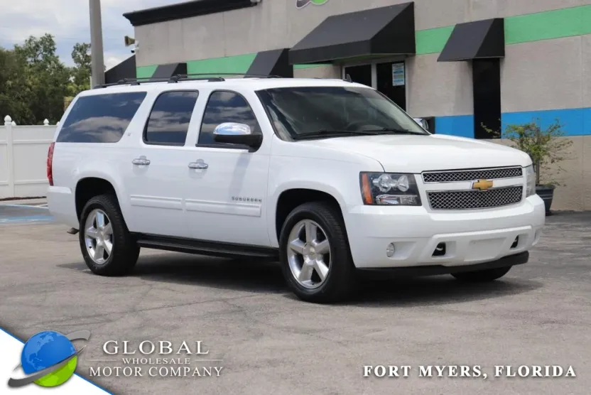 2014 Chevrolet Suburban LT photo 1