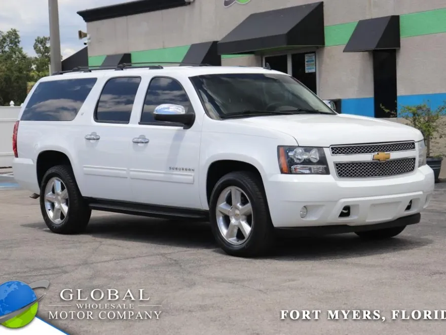 2014 Chevrolet Suburban LT photo 1