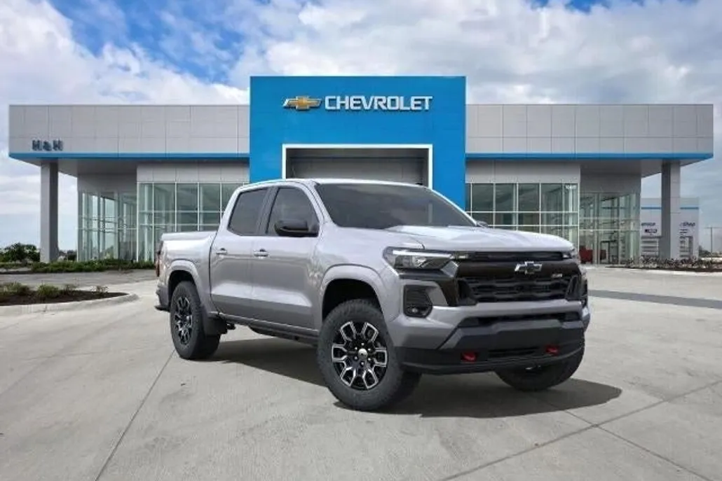 2025 Chevrolet Colorado Z71 photo 1