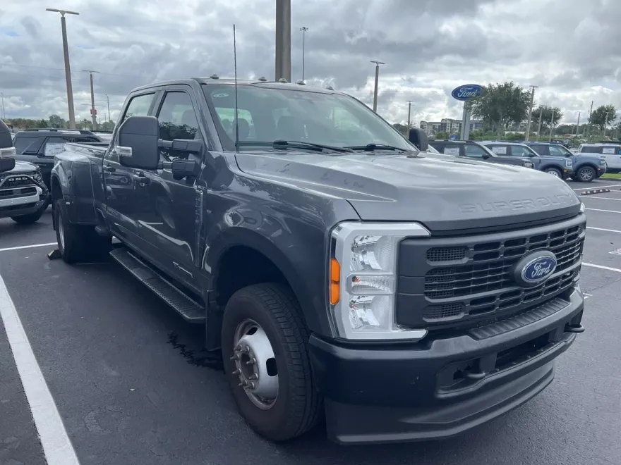 2023 Ford F-350 XL photo 1