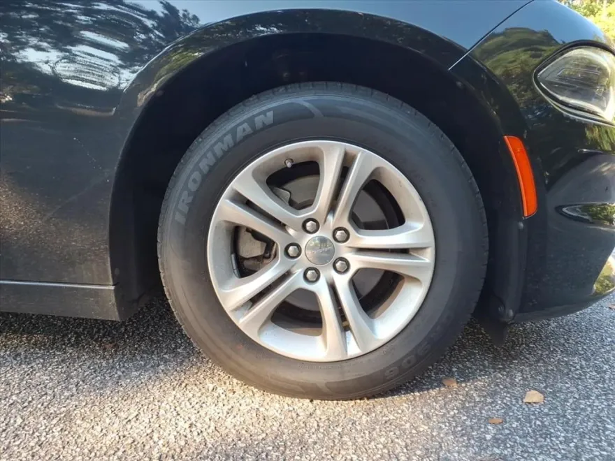 2022 Dodge Charger SXT photo 1