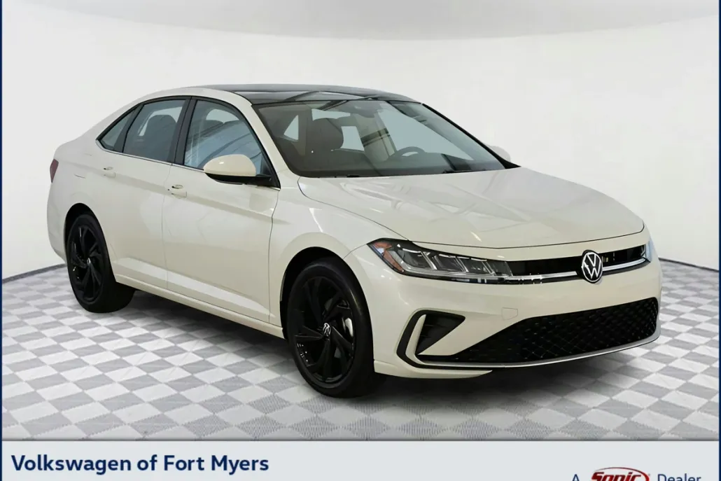 2025 Volkswagen Jetta SE photo 1