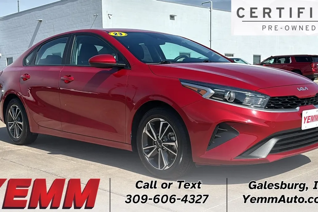 2023 Kia Forte LXS photo 1