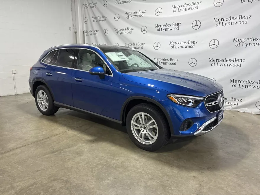 2025 Mercedes Benz GLC 300 4MATIC photo 1