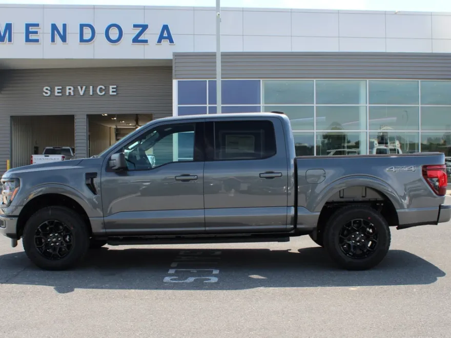 2025 Ford F-150 XLT photo 1