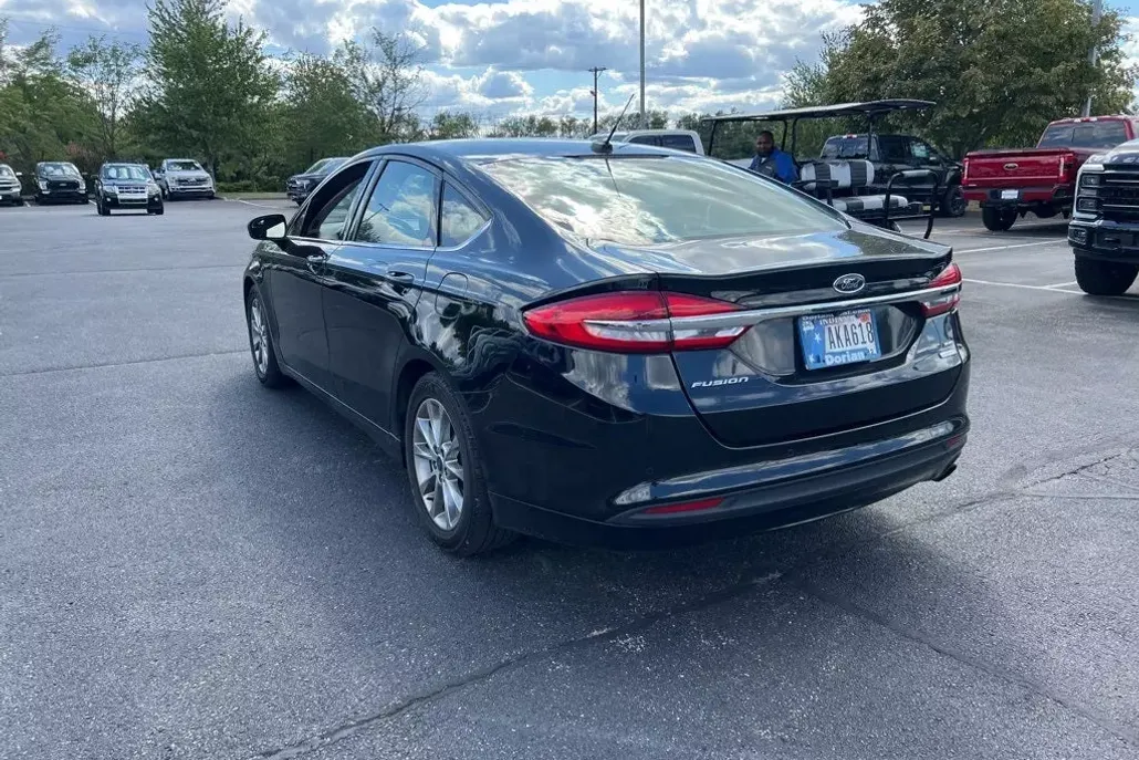2017 Ford Fusion SE photo 1