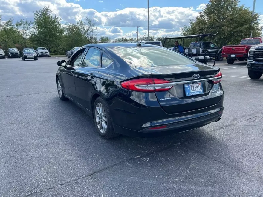 2017 Ford Fusion SE photo 1