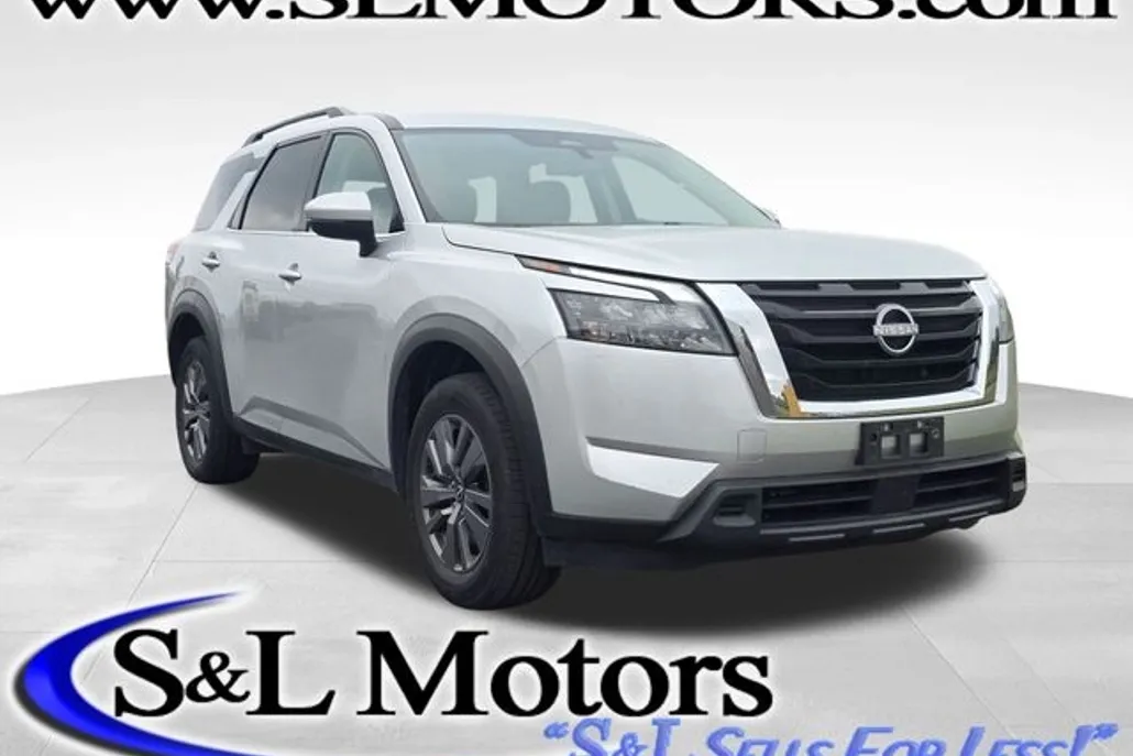 2024 Nissan Pathfinder SV photo 1