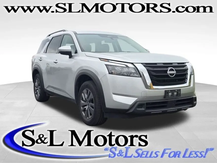 2024 Nissan Pathfinder SV photo 1