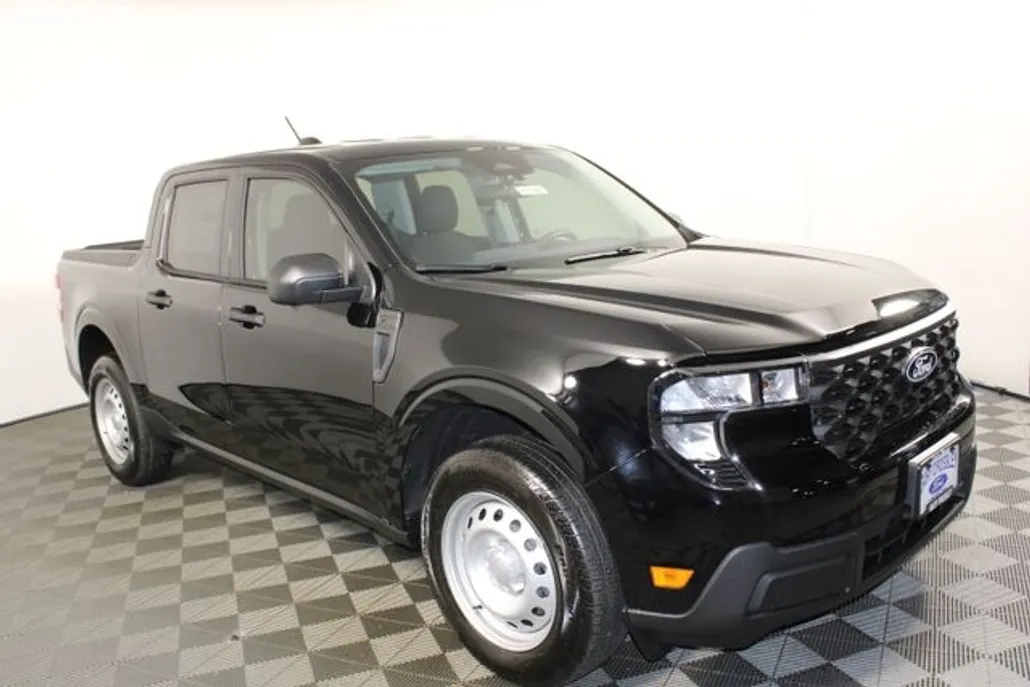 2025 Ford Maverick XL photo 1