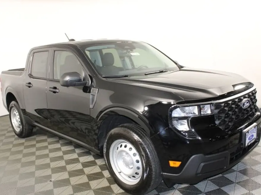 2025 Ford Maverick XL photo 1