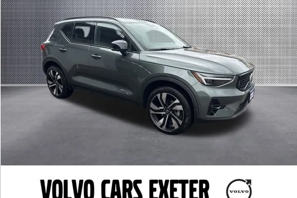 2026 Volvo XC40 photo 1