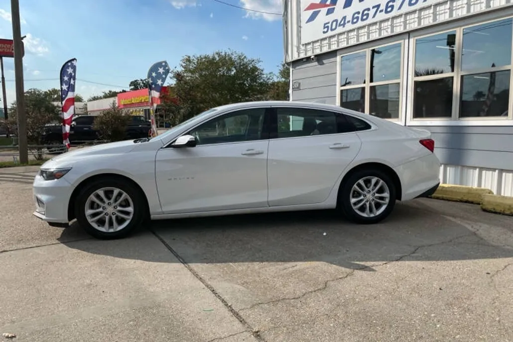 2018 Chevrolet Malibu photo 1