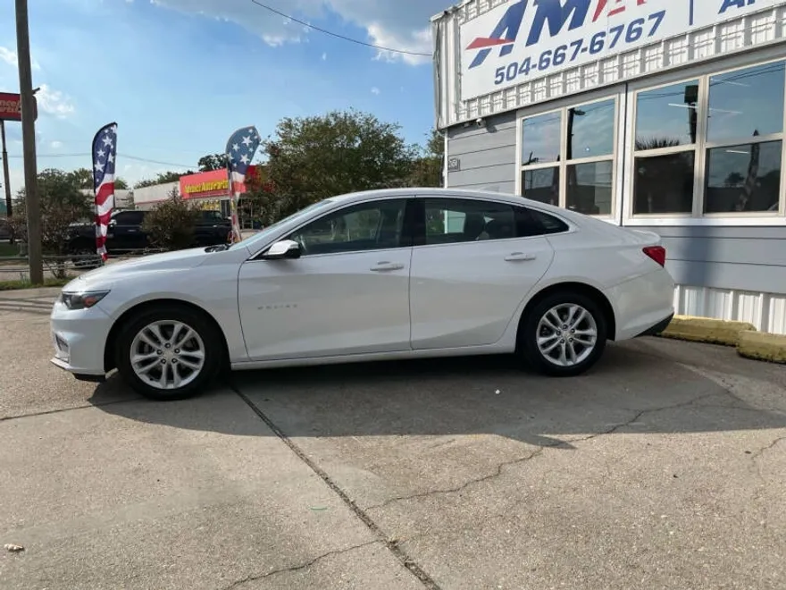 2018 Chevrolet Malibu photo 1