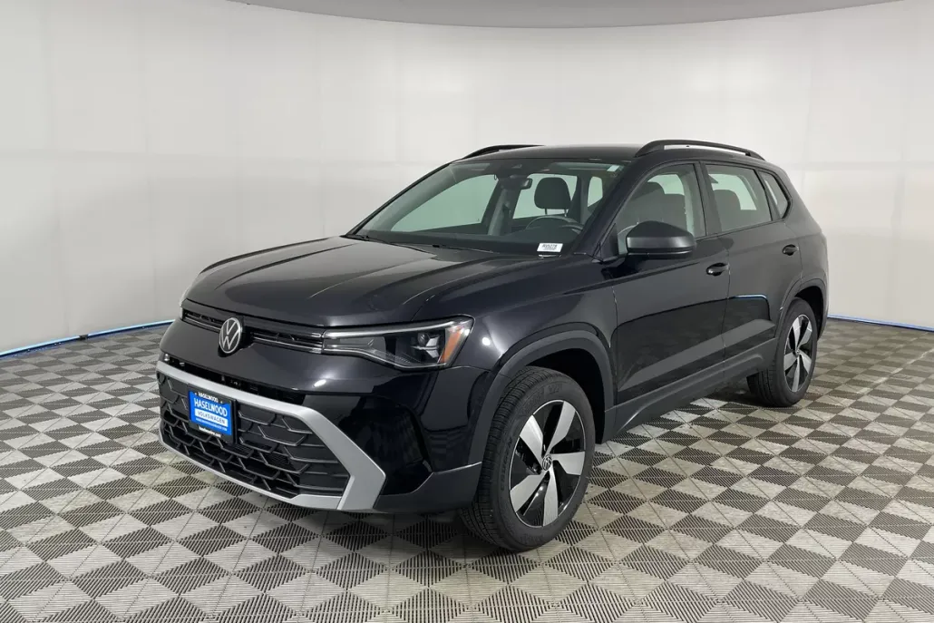 2025 Volkswagen Taos S photo 1
