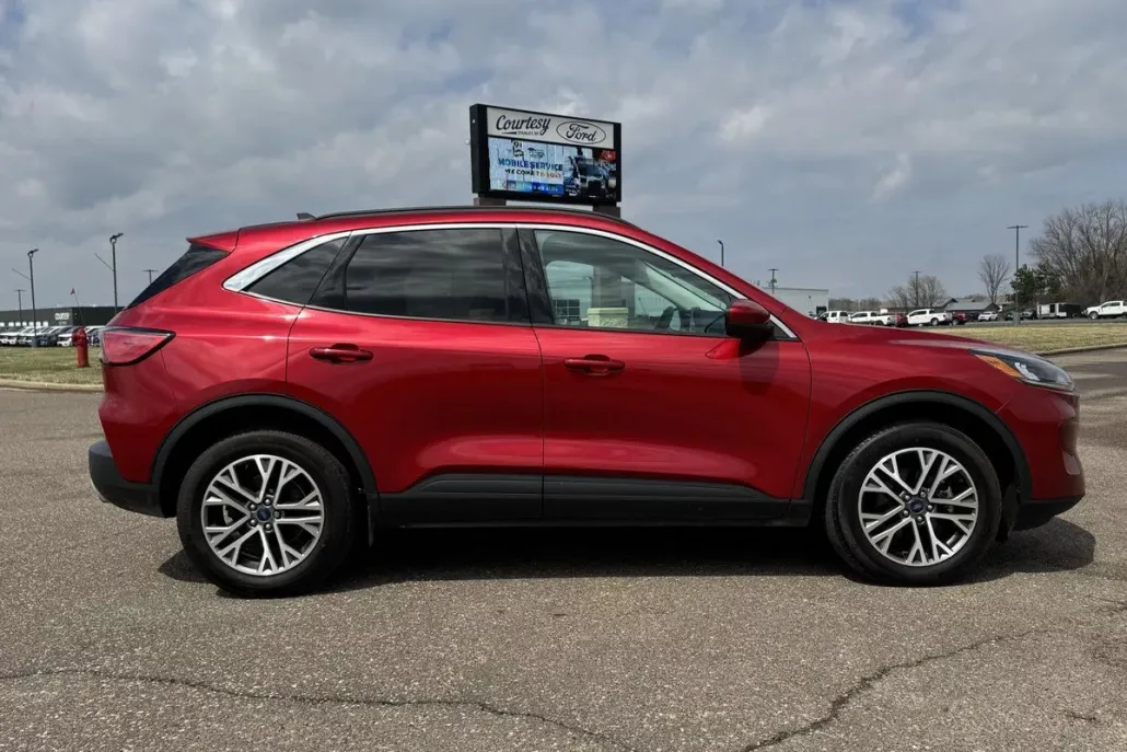 2021 Ford Escape SEL photo 1