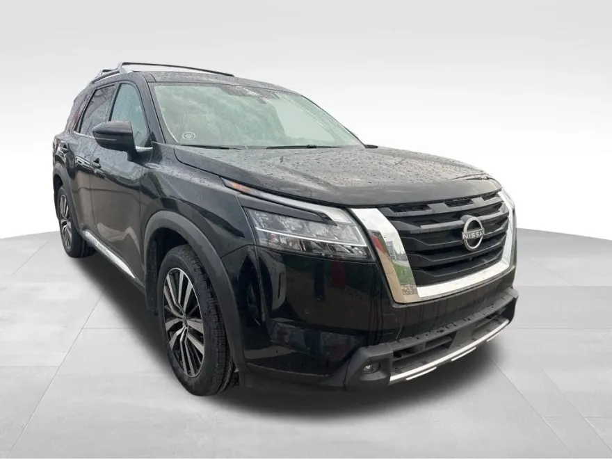 2023 Nissan Pathfinder Platinum photo 1
